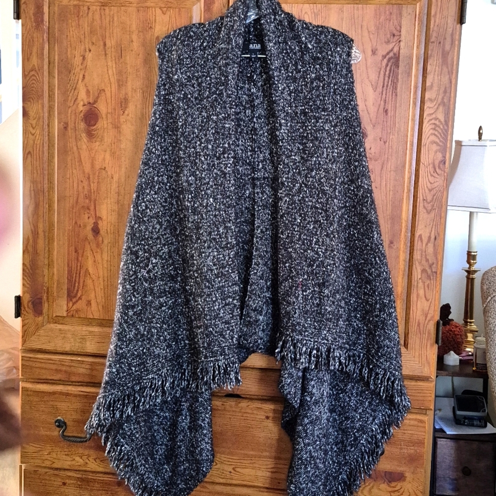 a.n.a Black and Gray Knit Sweater Vest Large